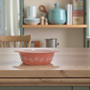 Vintage 50’s Pyrex Pink Daisy #043 1.5 Qt Oval Casserole Dish